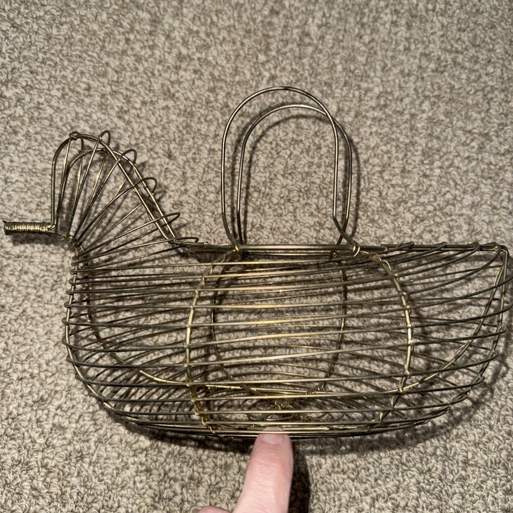 Vintage Gold Colored Wire Easter Chicken Shaped Basket For Eggs Or Decor 7"x 10"